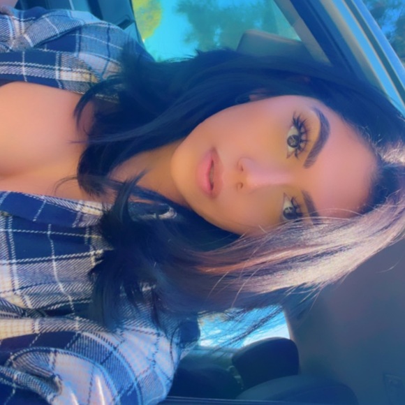 Meet your Posher, Joanna - Picture 1 of 1